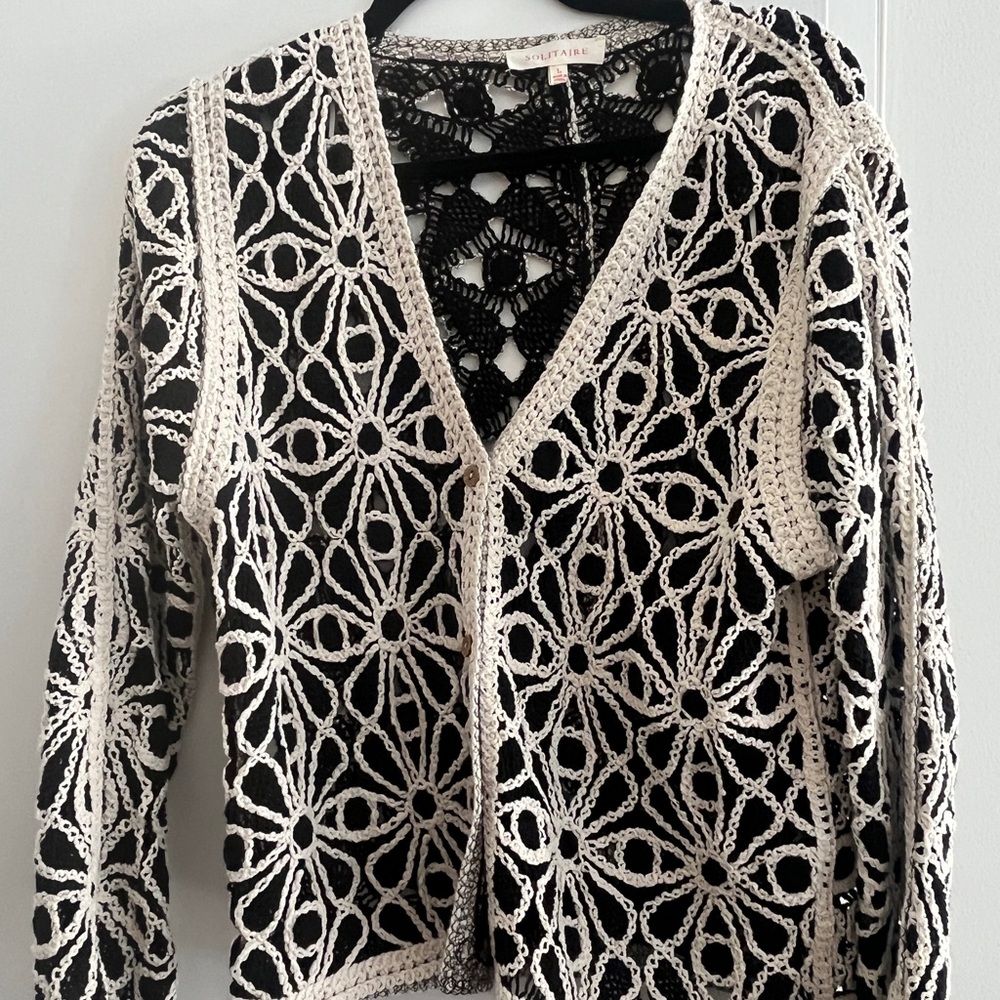 Solitaire Black and Cream Crochet V-Neck Sweater